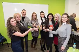 Екипът на Учител.com вдига наздравица на празнично събитие